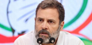 जंतर-मंतर पर तिरंगा लहराने वालों की गिरफ्तारी पर भड़के राहुल गांधी, बोले- जंतर-मंतर जनता का है, वापस लेकर रहेंगे
