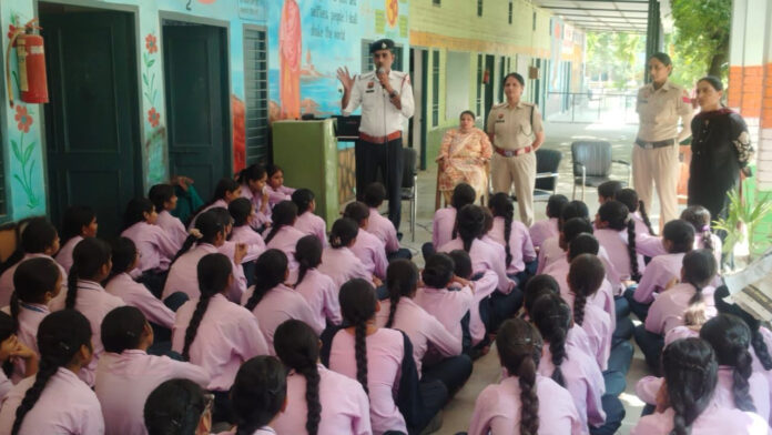 पुलिस अधीक्षक श्रीमती निकिता खट्टर, आईपीएस ने मुख्य अतिथि के रूप में की शिरकत, विद्यार्थियों को सुरक्षित, अनुशासित एवं नशामुक्त जीवन का दिया संदेश