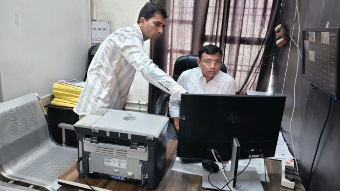 एसडीएम ने सरल केंद्र का किया निरीक्षण, नागरिकों को समय पर सेवाएं देने के दिए निर्देश