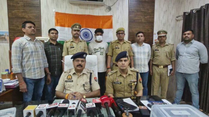 गोलियों की गूंज के बीच पुलिस का शिकंजा, चोरी के गहनों के साथ दो बदमाश गिरफ्तार