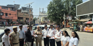 गांधी नगर में नुक्कड़ नाटक ने खोली लापरवाही की पोल, 280 लोगों ने जाना सुरक्षित सफर का मंत्र