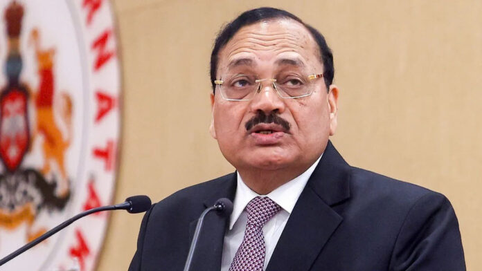 CJI सूर्यकांत पर पोस्ट से मचा विवाद, राहुल गांधी-अखिलेश समेत कई नेताओं के खिलाफ याचिका दाखिल