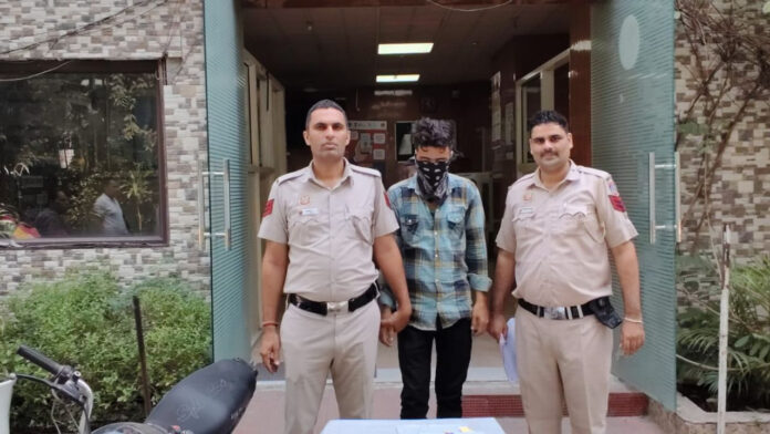 पश्चिमी दिल्ली में पुलिस का डबल धमाका, दो शातिर गिरफ्तार