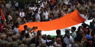 तिरंगा मार्च पर दिल्ली पुलिस की कार्रवाई, धारा 163 के उल्लंघन में कई FIR दर्ज, 150 लोग हिरासत में