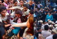 प्रदर्शन में हंगामा, पुलिस से धक्का-मुक्की पड़ी भारी, संसद मार्ग और कनॉट प्लेस थाने में तीन मामले दर्ज
