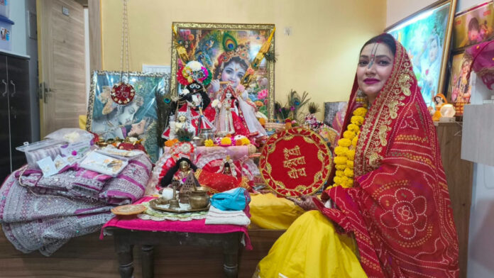 ठाकुर बांके बिहारी को पति मानने वाली इंदुलेखा ने रखा करवाचौथ व्रत